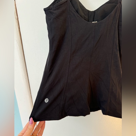 Lululemon black tank, size 6, built in bra with pads - Picture 3 of 4
